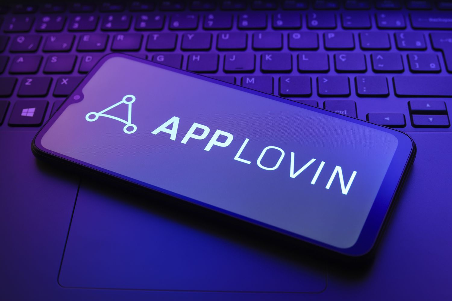 Applovin株は、AI燃料の成長を「煙幕」と主張するにつれて、転倒します