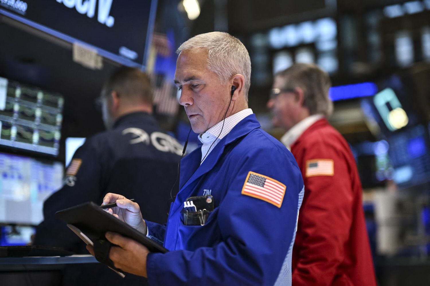 Dow Jones Today：S＆P 500が記録的な高値に近い主要な株価指数。取引の投機に関するIntel Surges