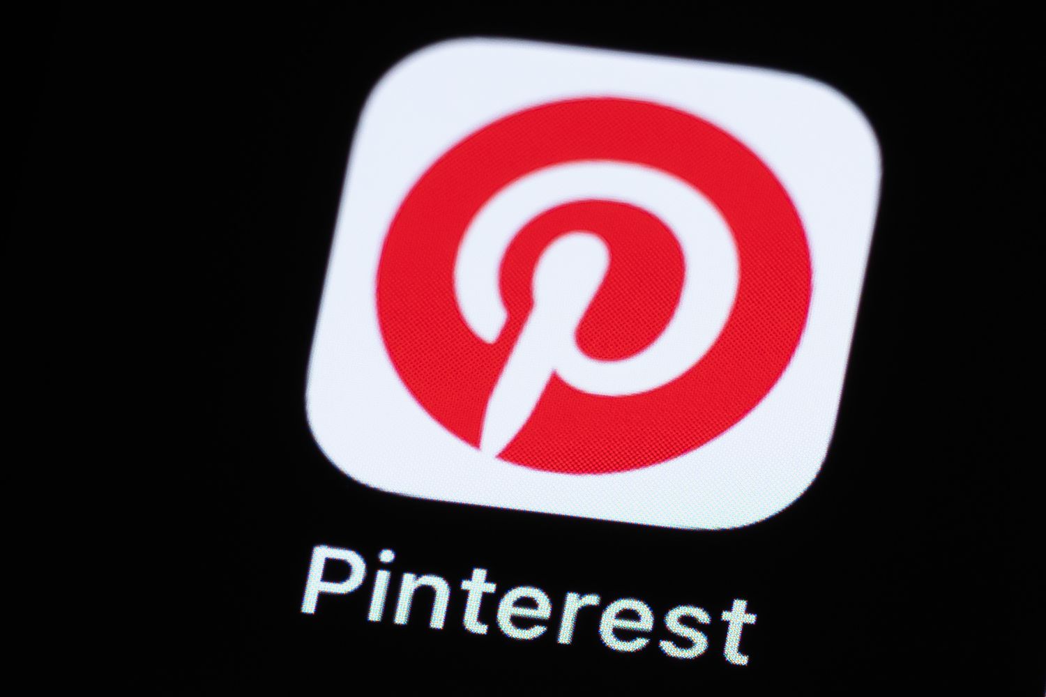 Pinterestストックは、推定よりも高い収益で急上昇し、毎月のユーザーを記録します