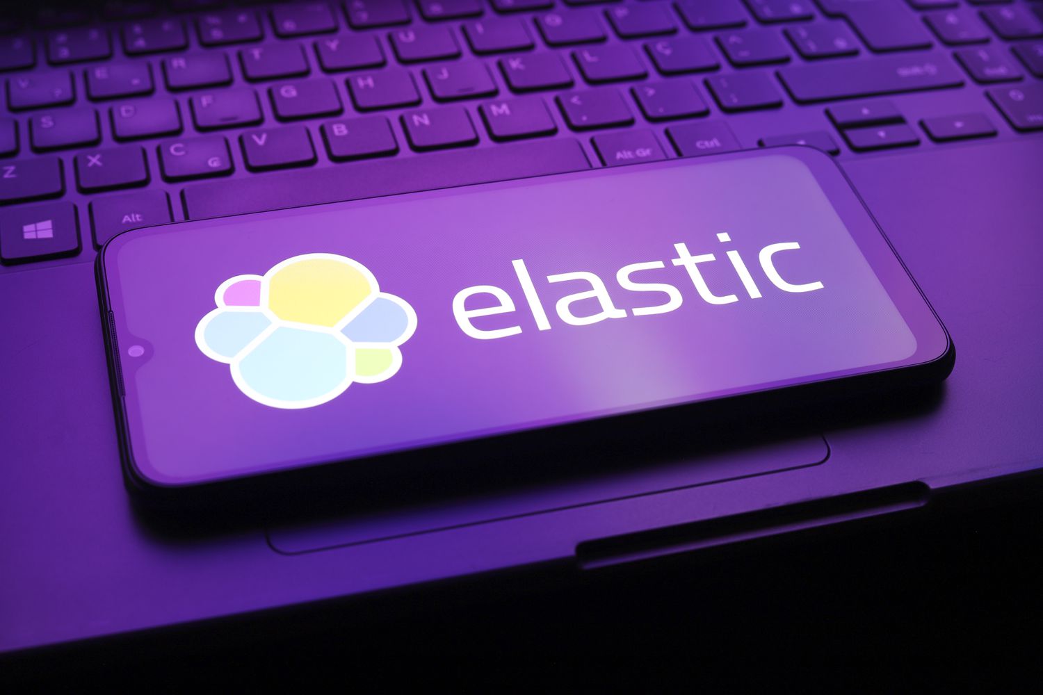 強い収益、AIブームの中の見通しに関する弾性在庫の急増