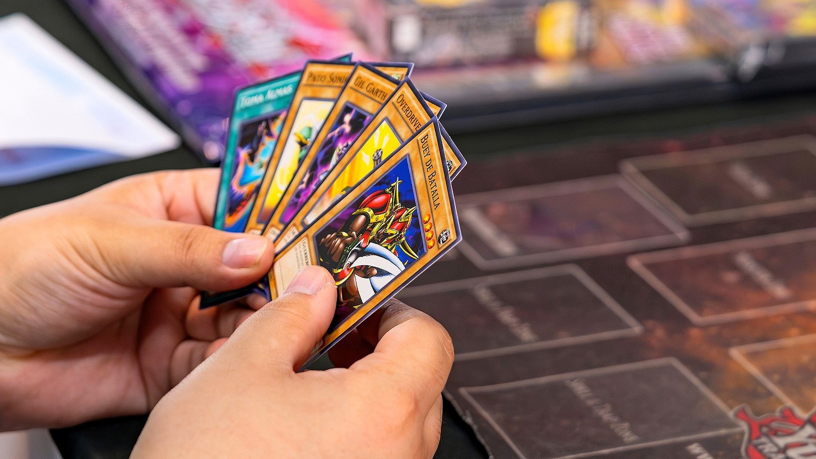 あなたの古い遊戯王かどうかを見分ける方法！カードにはお金の価値がある