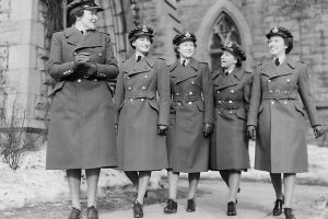 空軍のカナダ女性の 5 人の女性