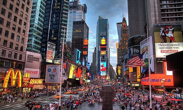 640px-new-york-times-square-terabass.jpg