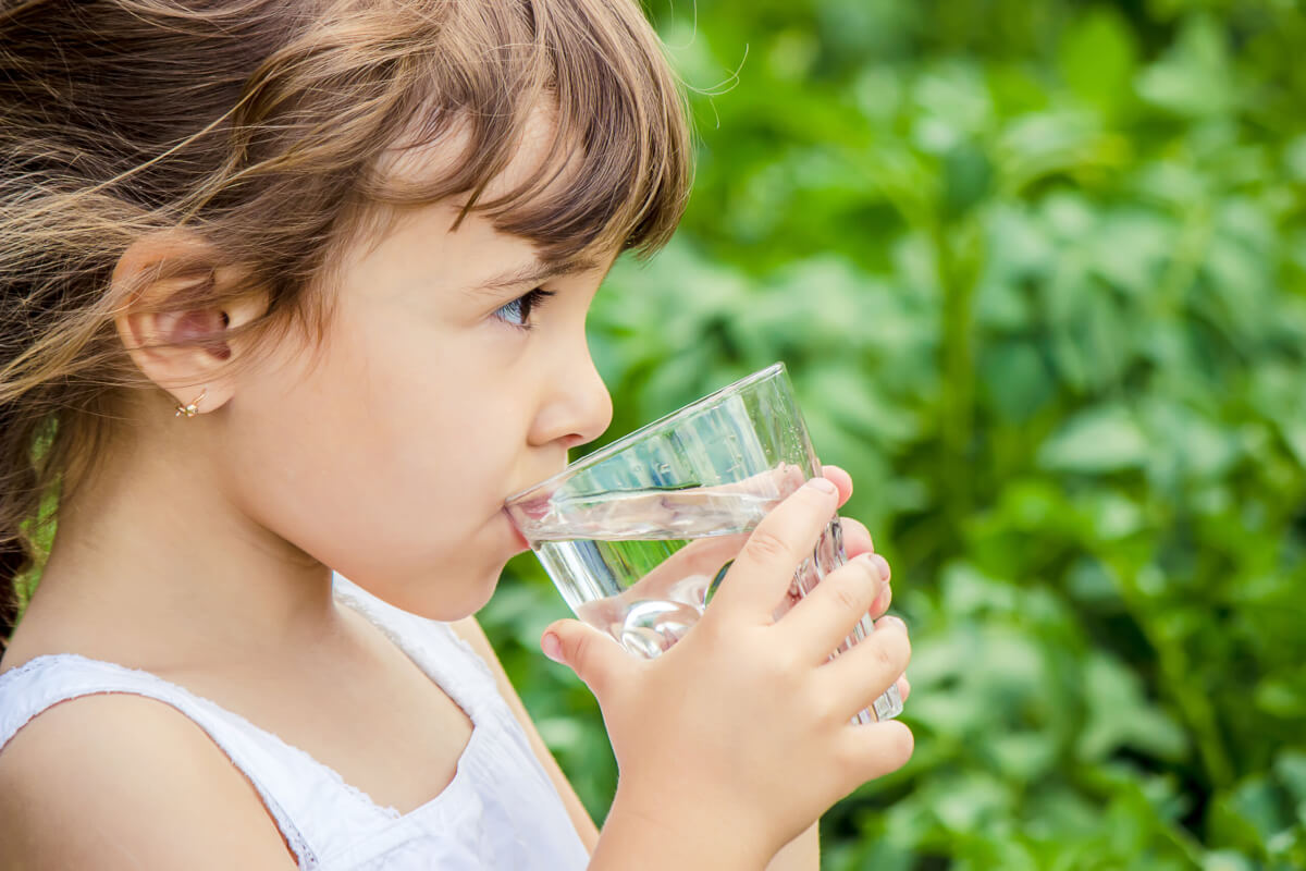 飲料水に危険はある？フッ化物は子供のIQスコアの低下と関連している
