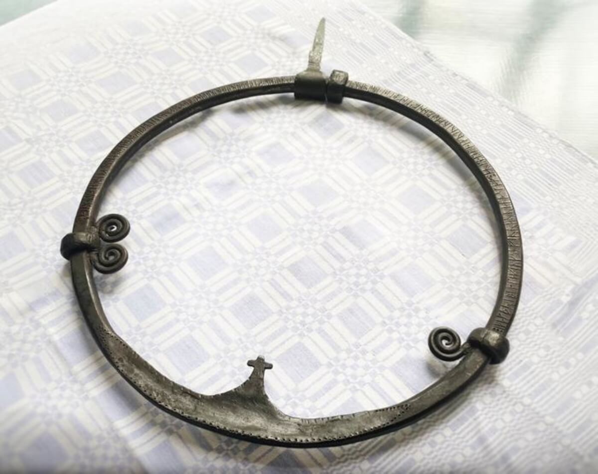 1、000年前の鉄のリングは、バイキングがどのように中世のお金を処理したかを明らかにしています
