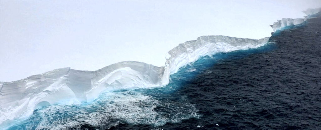 遠隔島との衝突コースで世界最大の氷山