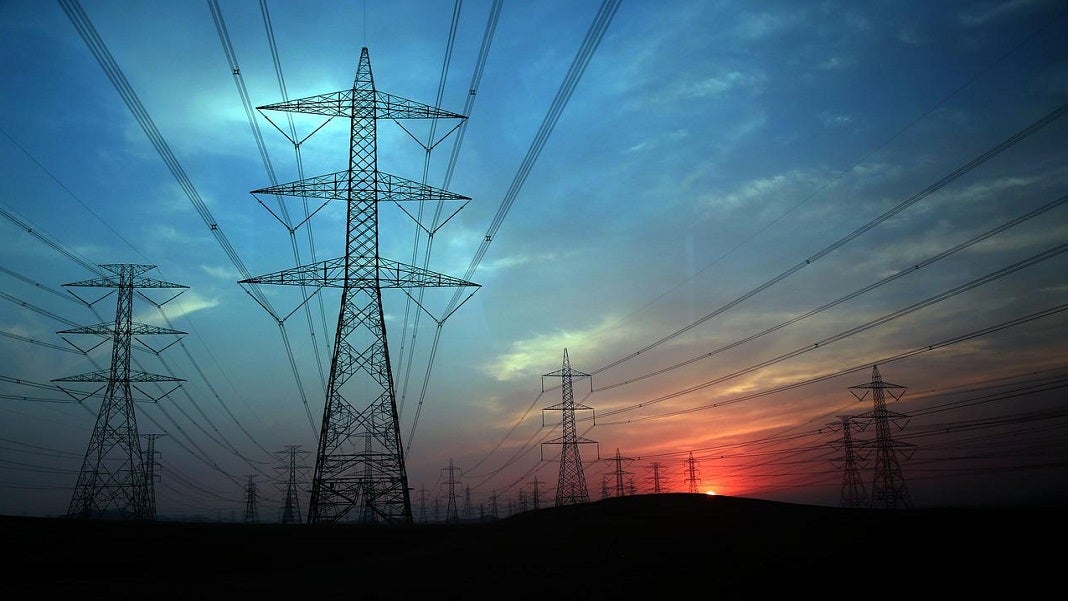 夏は電力網がさらに不安定になり、計画停電が発生する可能性も
