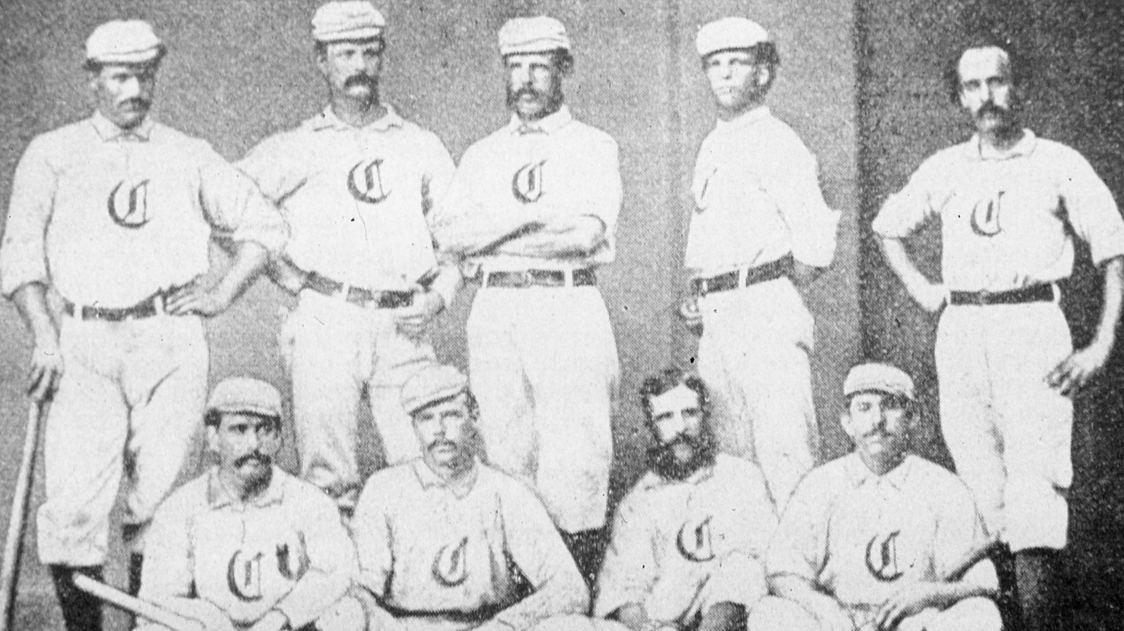 1901 年の最初のメジャー リーグ ベースボール シーズンはどのようなものだったのか
