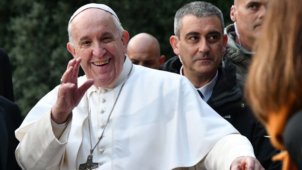 ローマ教皇は実際どれくらいの権力を持っているのでしょうか？