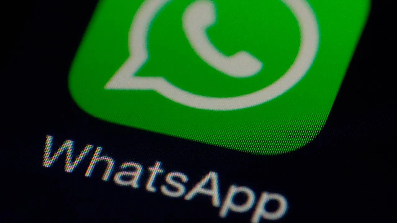 これはメッセージの転送方法を変更する新しい WhatsApp 機能です