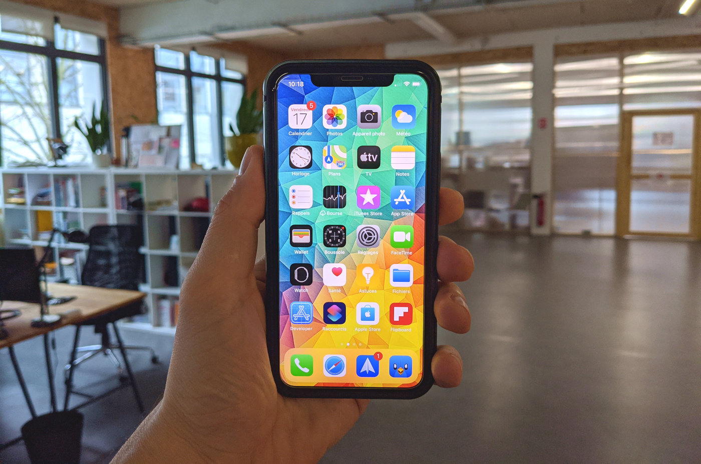 Apple、アプリが開けないiOSのバグを修正