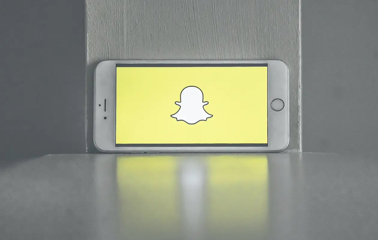 Snapchat で友達を受け入れると表示されるのはなぜですか? - 世界の顔