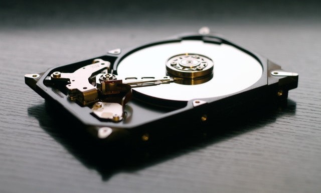 Windows 10 でハードドライブをスキャンしてクリーニングする方法