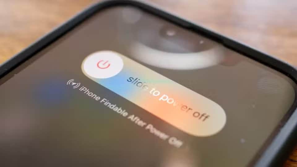 iPhone 16の電源がオフにならない問題を修正する方法