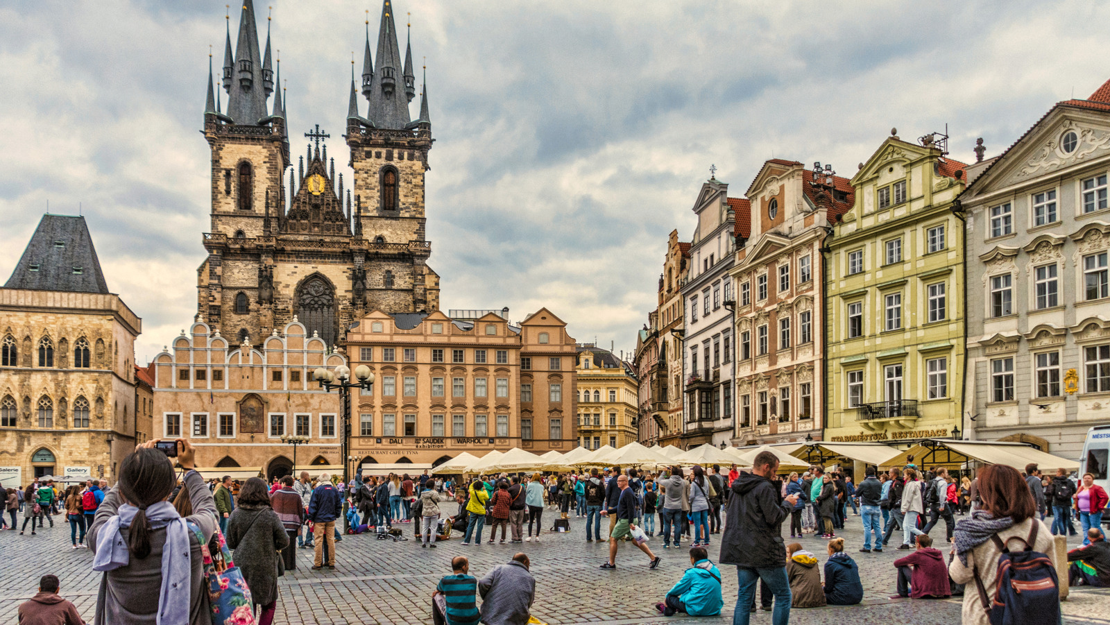 リック・スティーブスは、人気のあるヨーロッパの目的地を最大限に活用するためにこの旅行の間違いを避けています